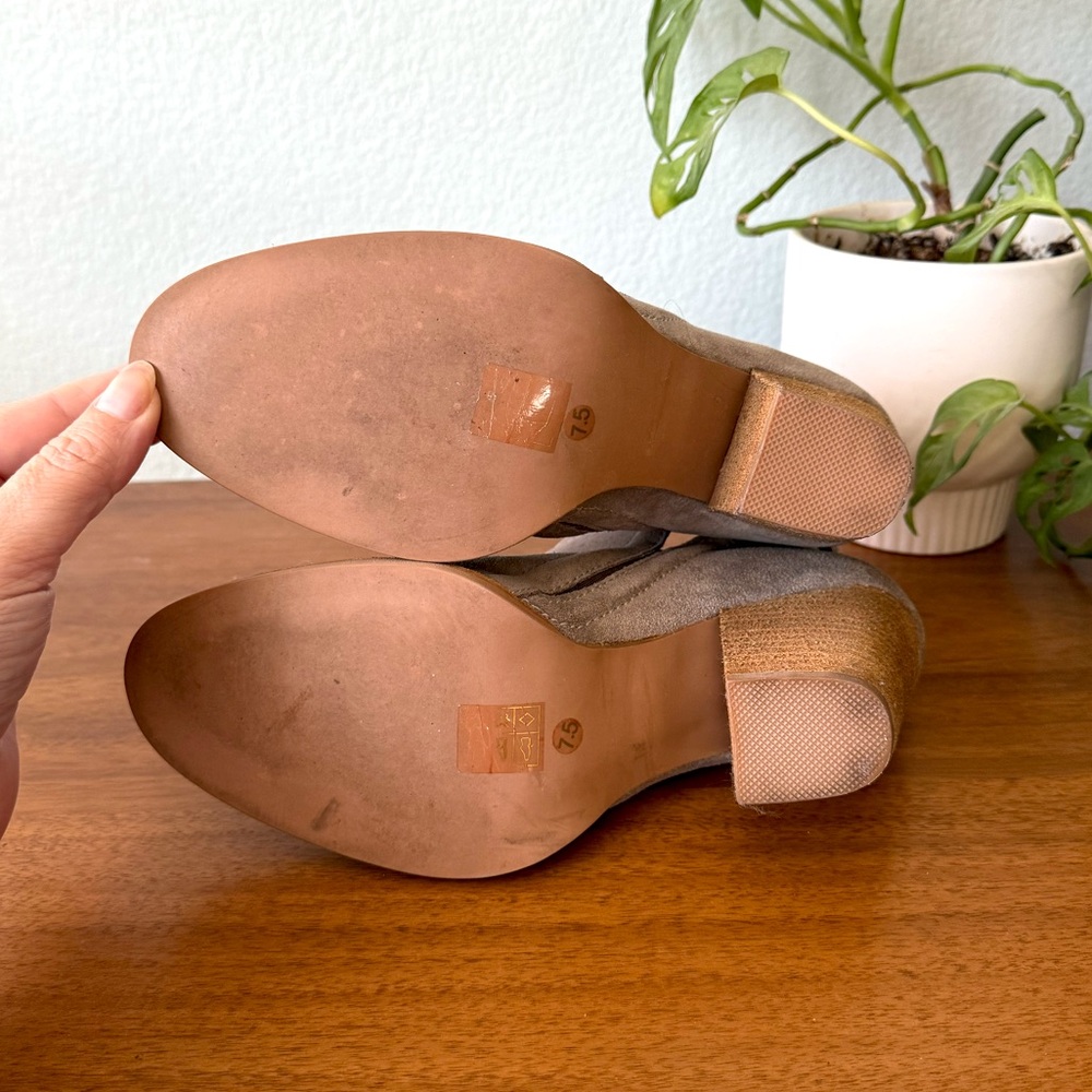 Jeffrey Campbell Rosalee Taupe Grey Suede Ankle Boot Bootie Size 7.5 Block Heel - Picture 10 of 12